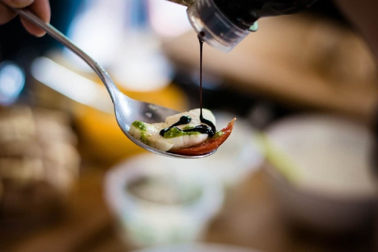 L’aceto balsamico nella cucina pugliese: un ingrediente sorprendentemente versatile