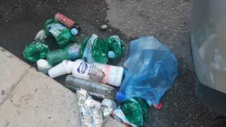 Raccolta della plastica di notte, proteste in zona Barberini: “Più attenzione e meno rumore”