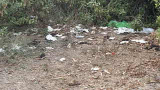 Parco Mennea ripulito da un cittadino, ma il giorno dopo ancora sporcizia